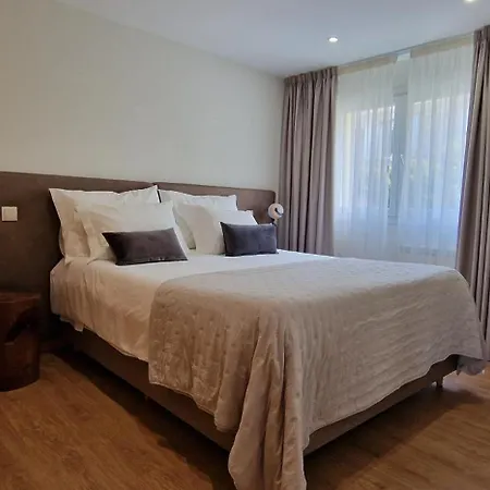 Villa Alma Invicta Padroes I