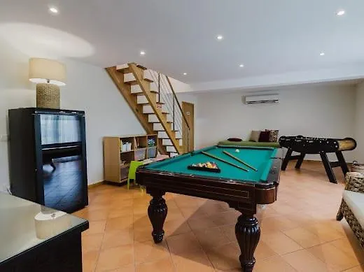 Villa Alma Invicta Padroes I *